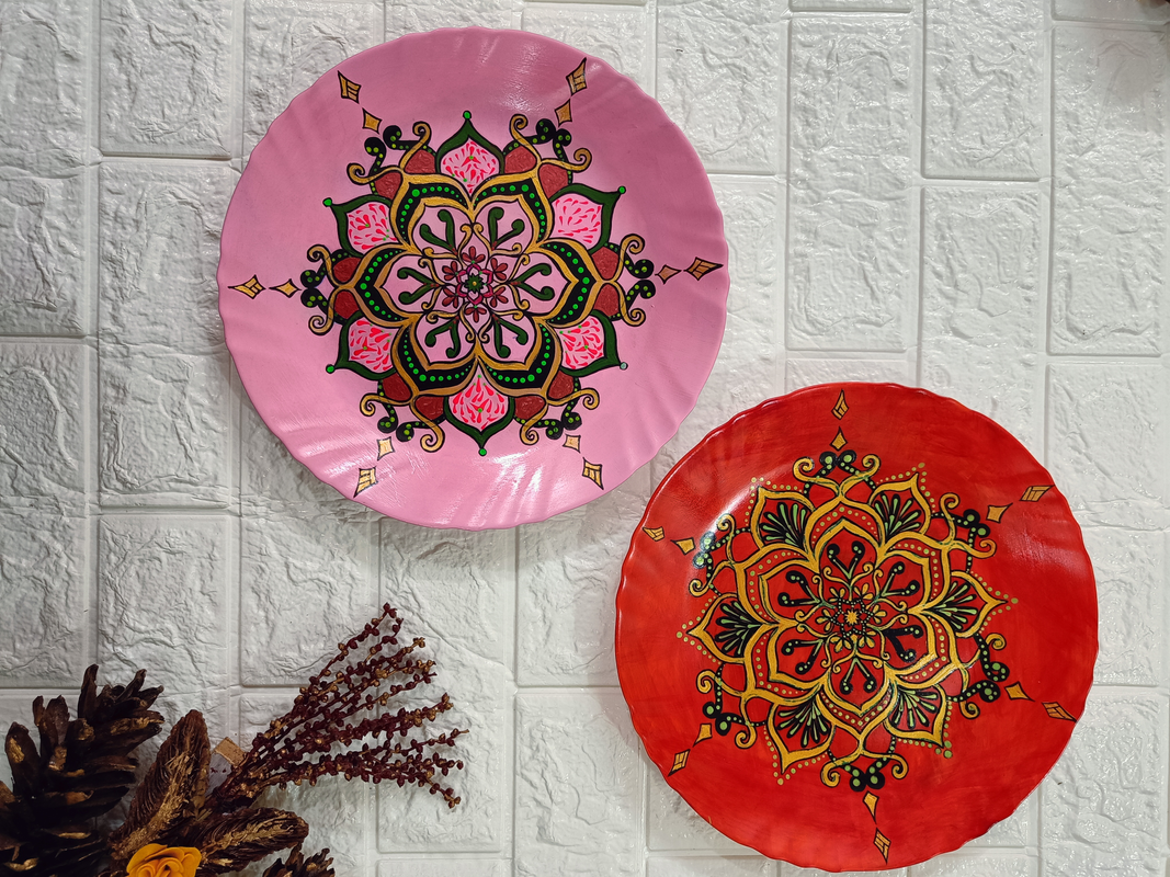 Hand Painted Combo of 2 wallplate in Floral designs